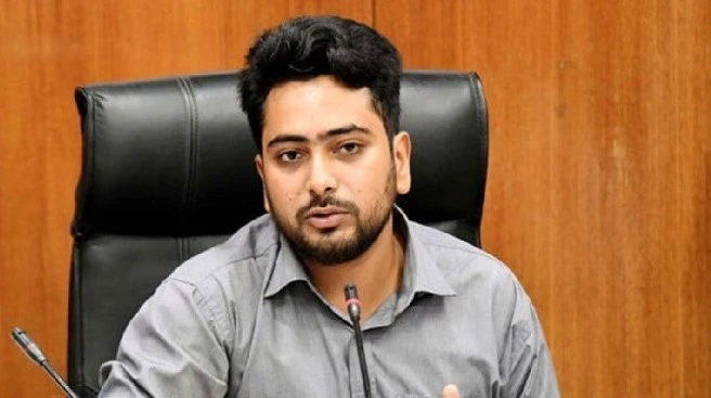 নাহিদ ইসলামের নির্বাচনি অফিসে গুলি